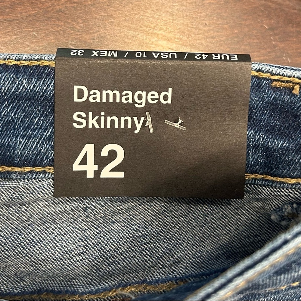 Zara Women's Skinny Jeans in Faded Blue with Frayed Hem - Picture 7 of 10